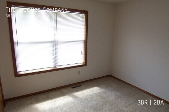 Building Photo - 3820 S Western Ct