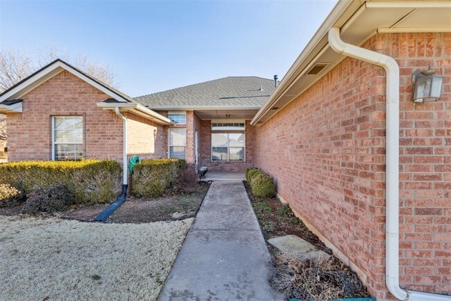 Building Photo - 824 Hunter Pl