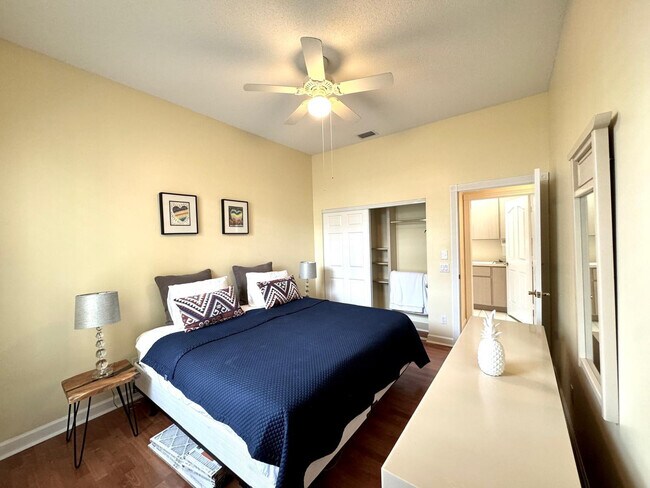 Building Photo - 2871 SW Brighton Way