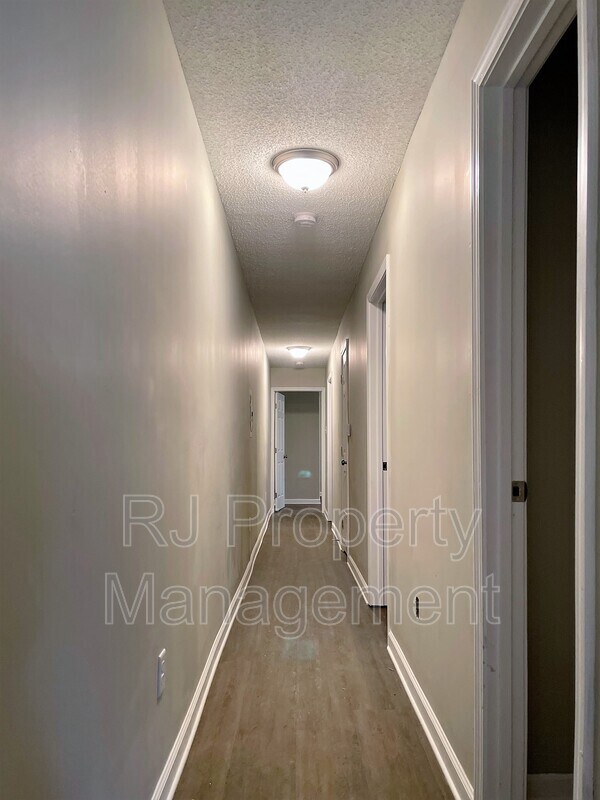 Building Photo - 1437 Castalia St