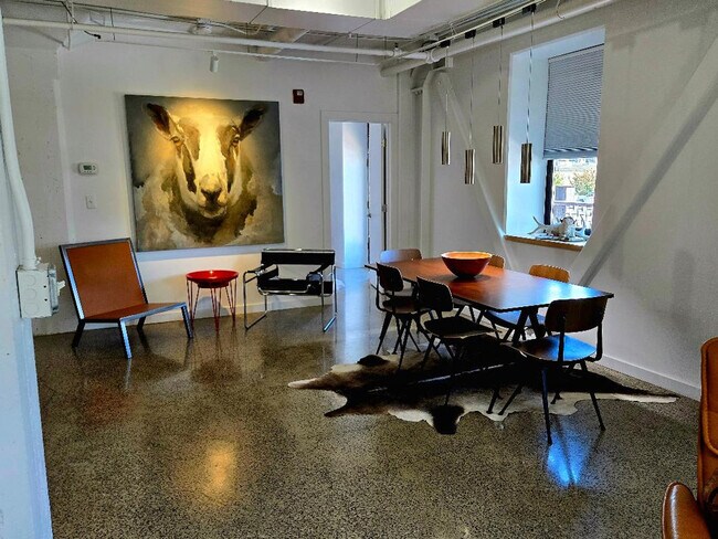 Building Photo - 790 Front St