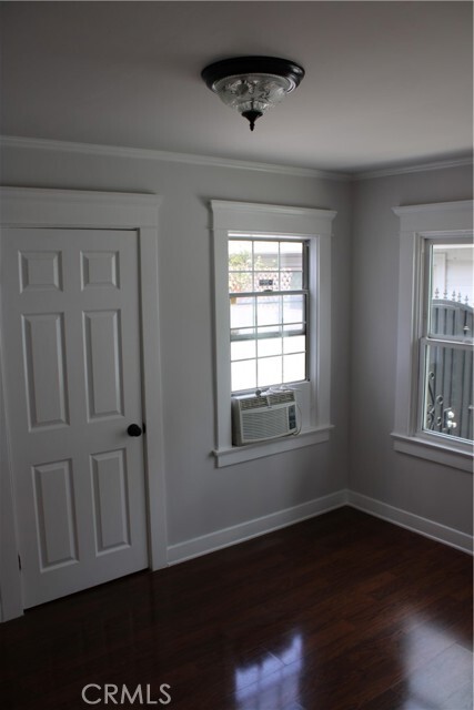 Building Photo - 1655 W 39th St