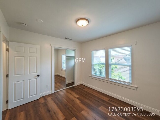 Building Photo - 338 S Benton Way
