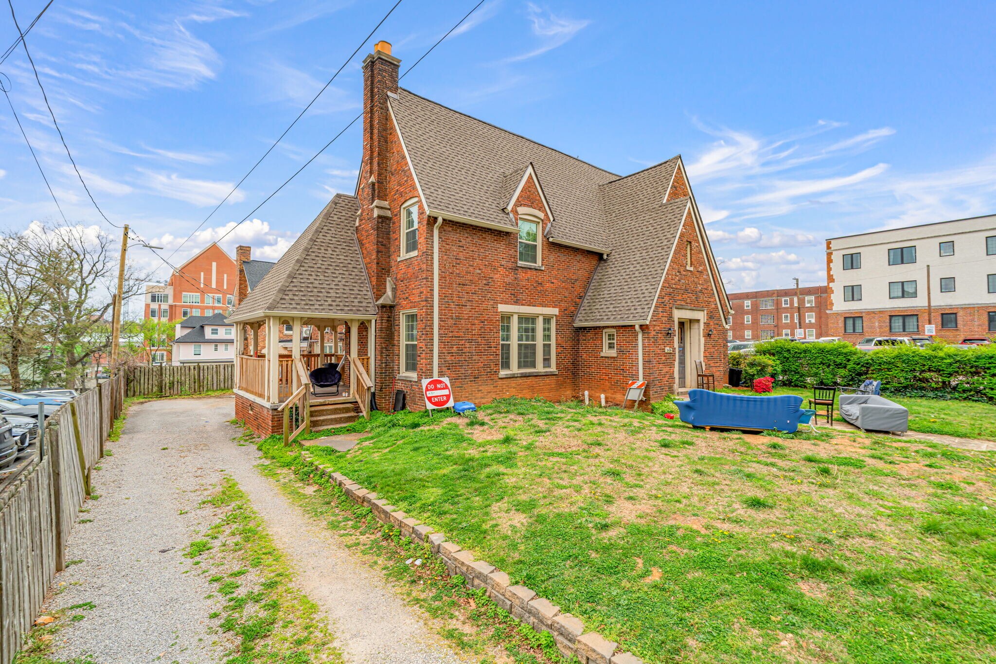 Building Photo - 1606 Laurel Ave