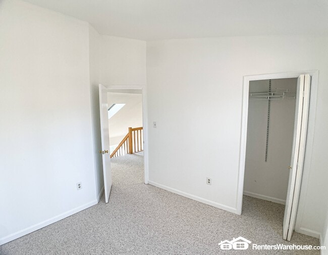Building Photo - 13 Tivoli Lake Ct