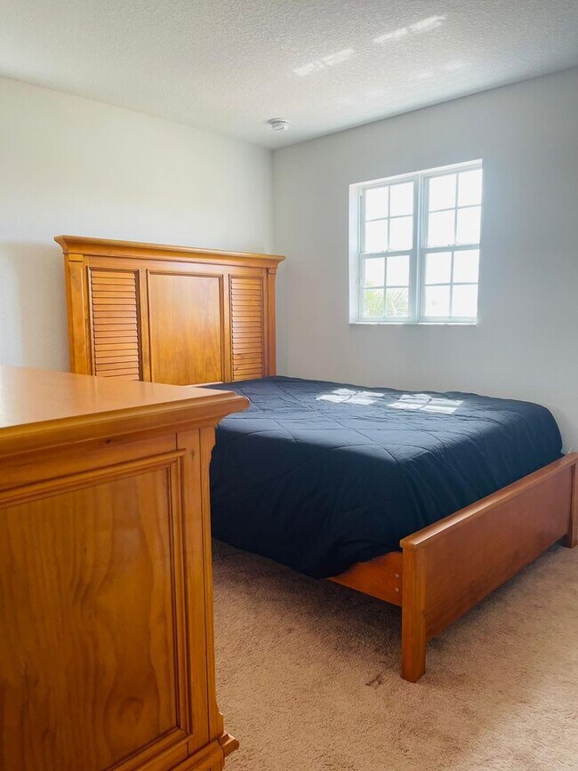 Building Photo - Brand new 4 bed 2 1/2 bath house in gated ...