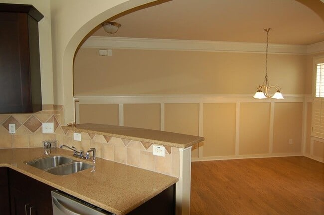 Building Photo - 3327 Castleberry Village Dr