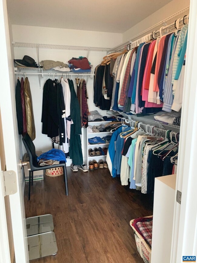 Building Photo - 129 Almere Ave