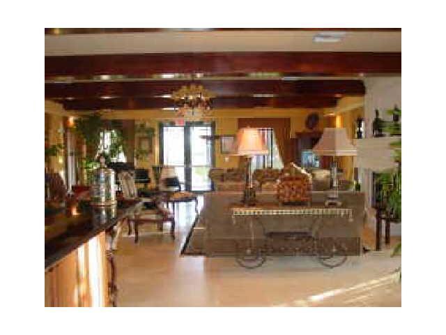 Building Photo - 3019 Alcazar Pl
