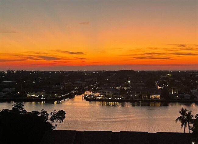 Building Photo - 3606 S Ocean Blvd