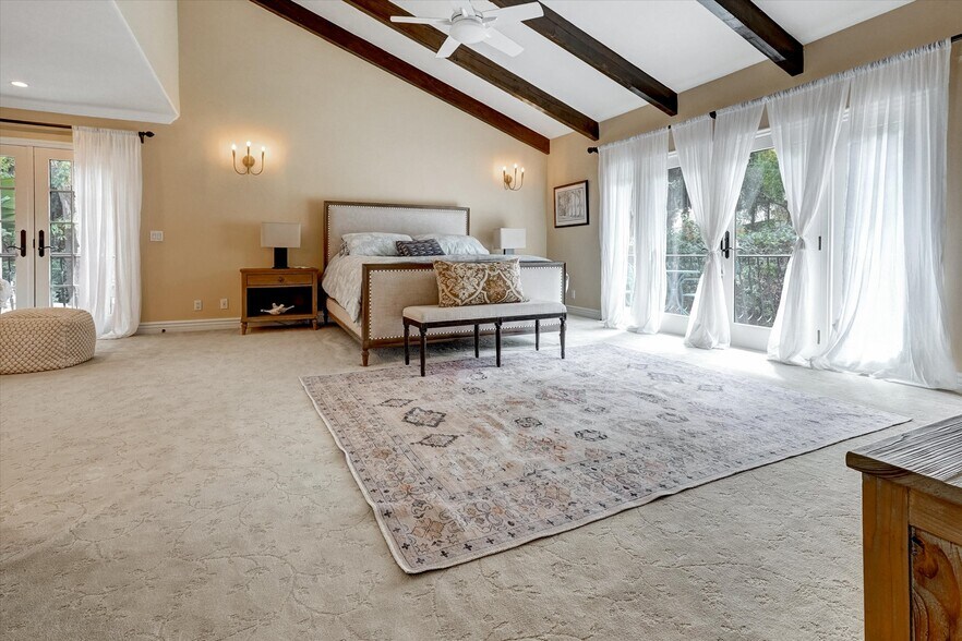 Building Photo - 4751 Topeka Dr