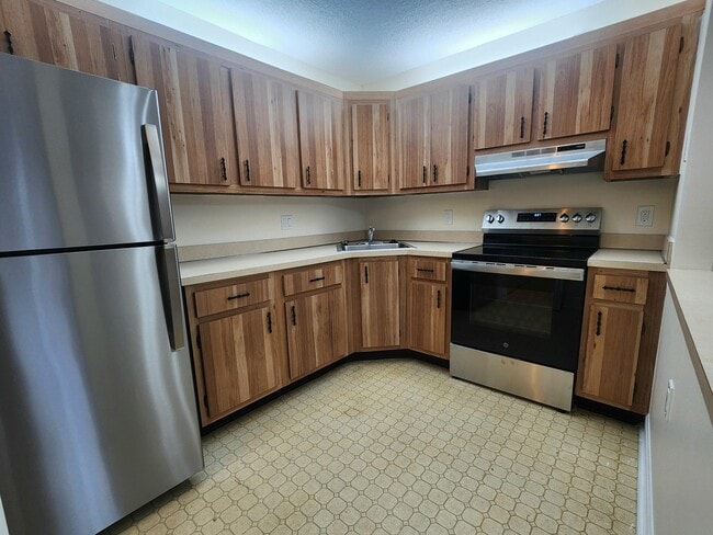Building Photo - 133 Lake Pine Cir