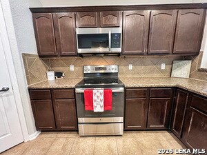 Building Photo - 9242 Mare Country