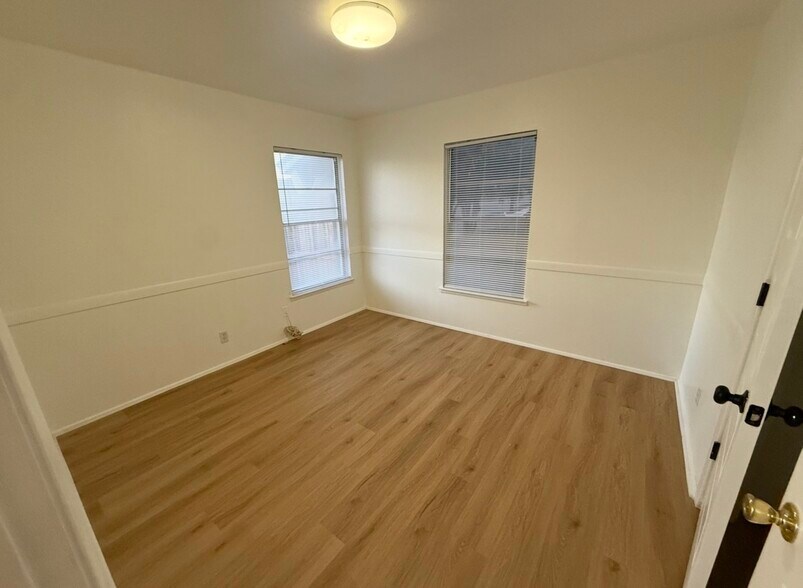 Building Photo - 2903 Shadow Bend Dr