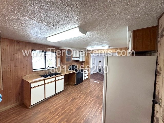 Building Photo - NO DEPOSIT option available for qualified ...