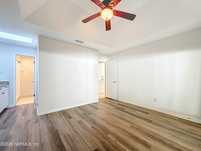 Building Photo - 141 La Pasada Cir W