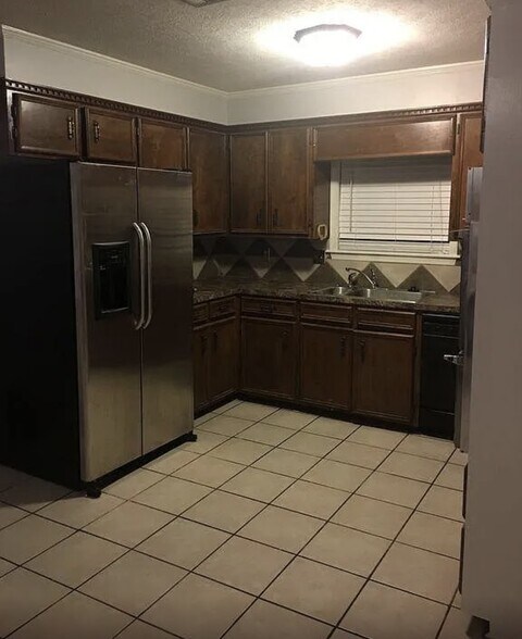 Kitchen - 1727 Tanglewood Ct