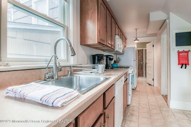 Building Photo - 82 Franklin Ave