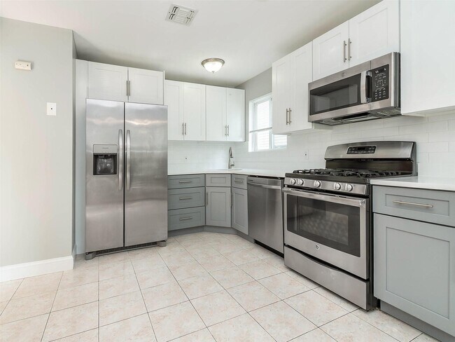 Building Photo - 30 A Hickory Rd