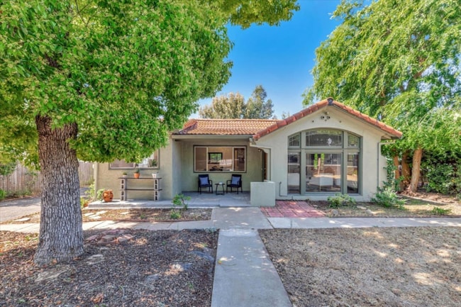 Building Photo - 47 Fleming Ave