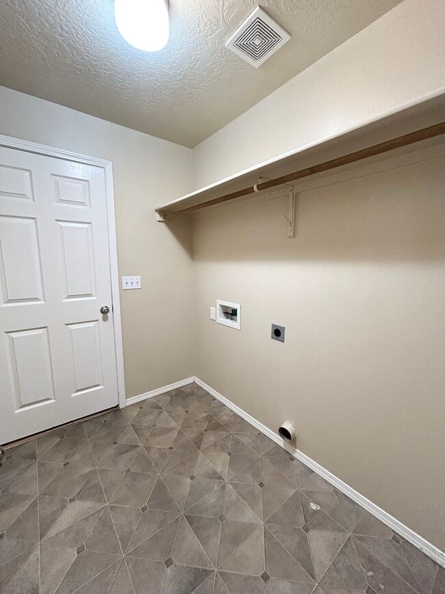 Building Photo - 4 Bedroom Nampa Home In Great Location!