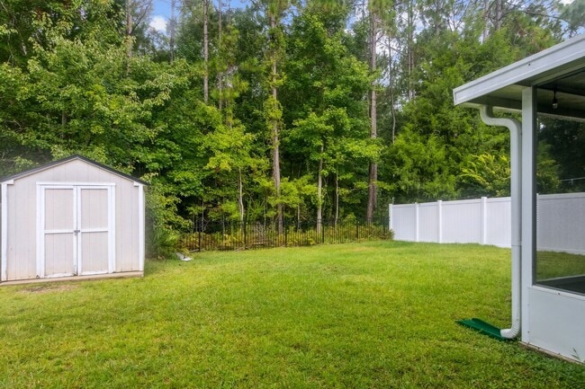 Building Photo - Newly Renovated 4 Bedroom!