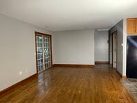 Building Photo - 611 W Cherry Ln