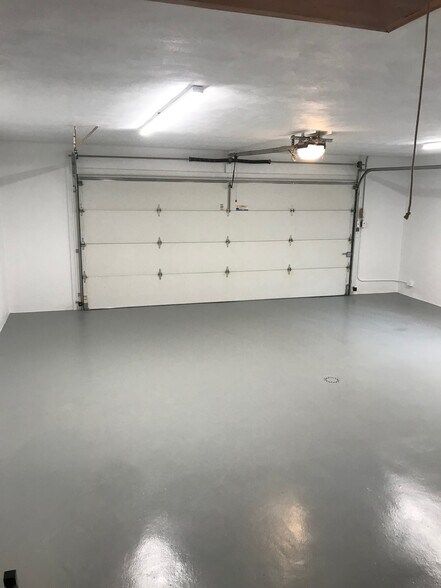 Building Photo - 1507 Armacost Rd