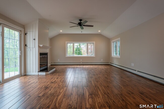 Building Photo - 30 Hillsboro Dr