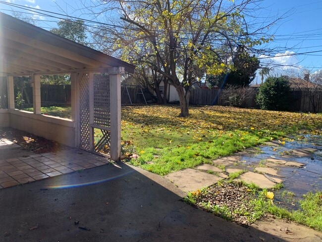 Building Photo - 7110 Celia Ave