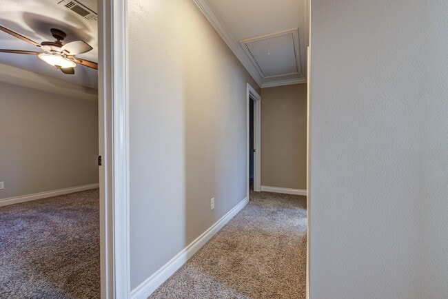 Building Photo - 607 Ellingham Dr