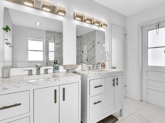 Building Photo - 406 Sailboat Cir