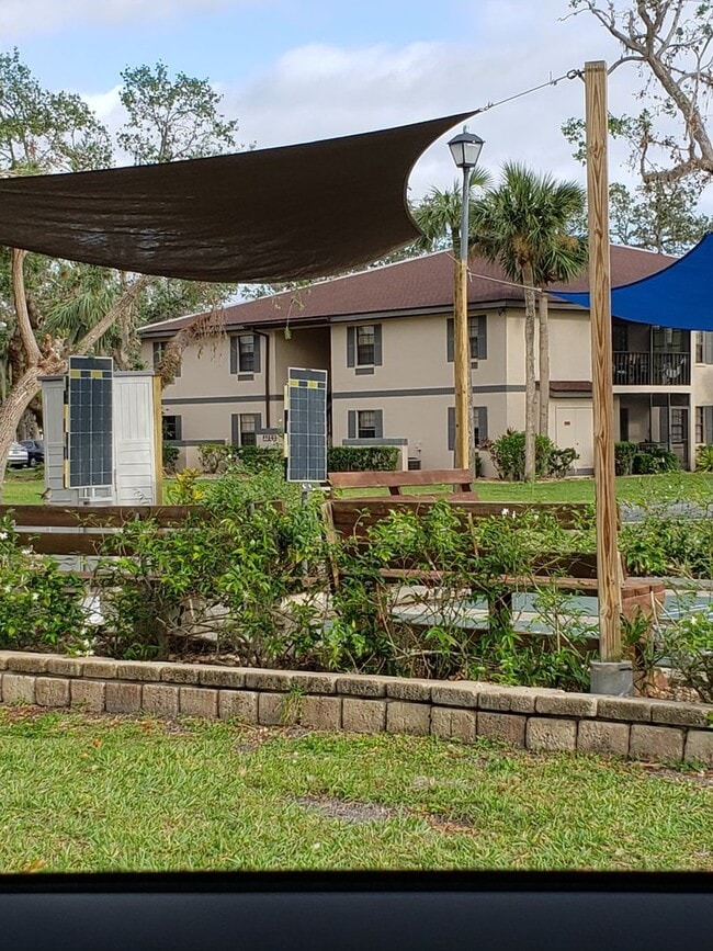 Building Photo - Oaks IV  Condominium-First Floor for Annual Rent