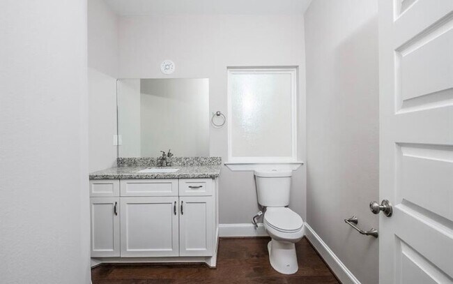 Building Photo - 3303 Kilgore St