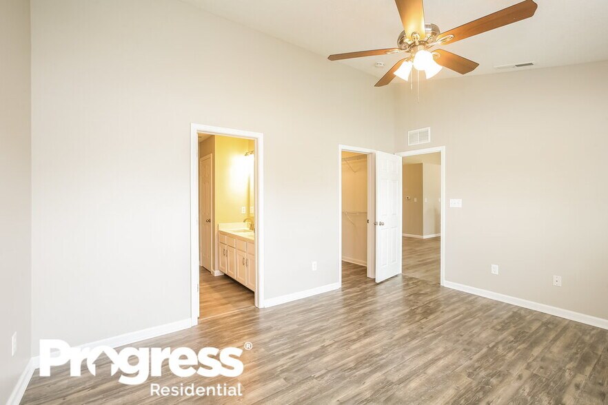 Building Photo - 4557 Walcott Dr