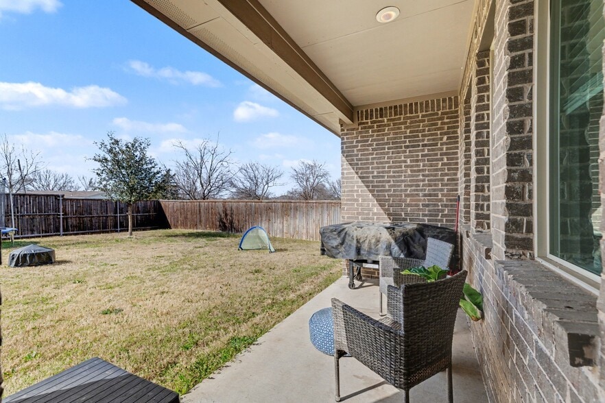 Building Photo - 4619 Cleves Ave