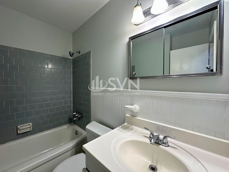 Building Photo - 110 Windsor Dr