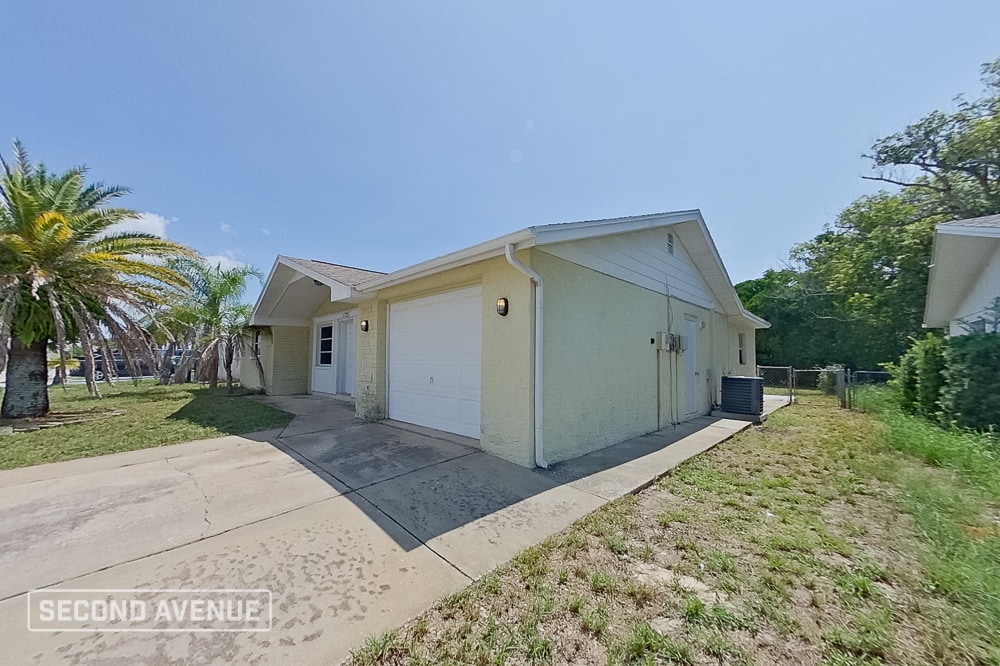 Building Photo - 11725 Meadow Dr