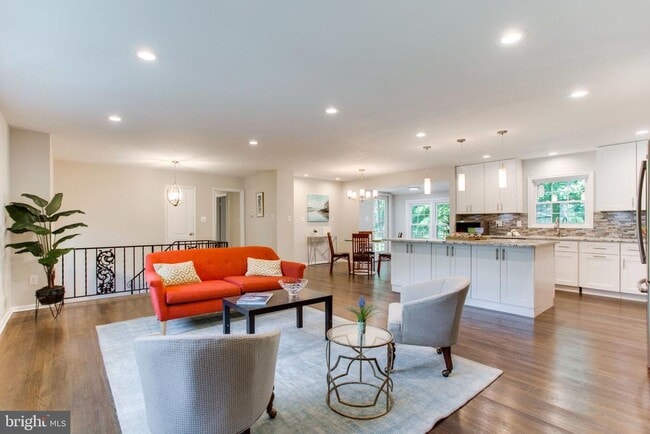 Building Photo - 9112 Santayana Dr