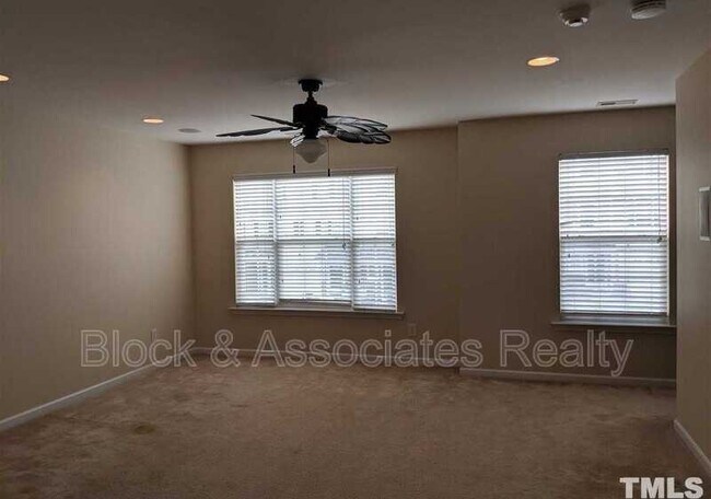 Building Photo - 8829 Thornton Town Pl