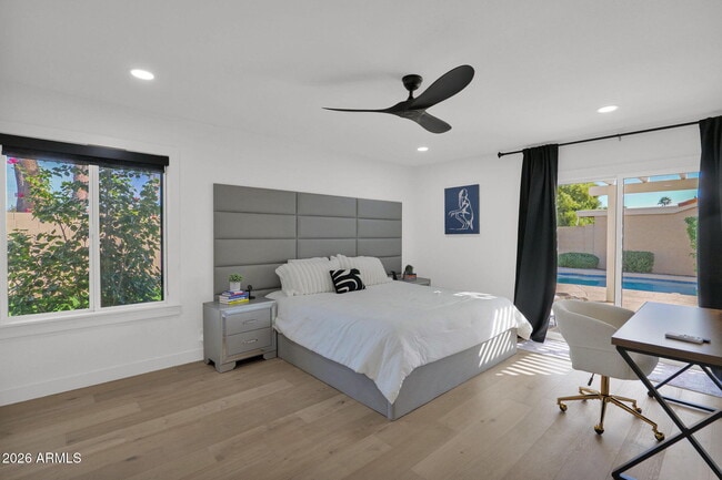 Building Photo - 7629 N Vía De Los Ninos