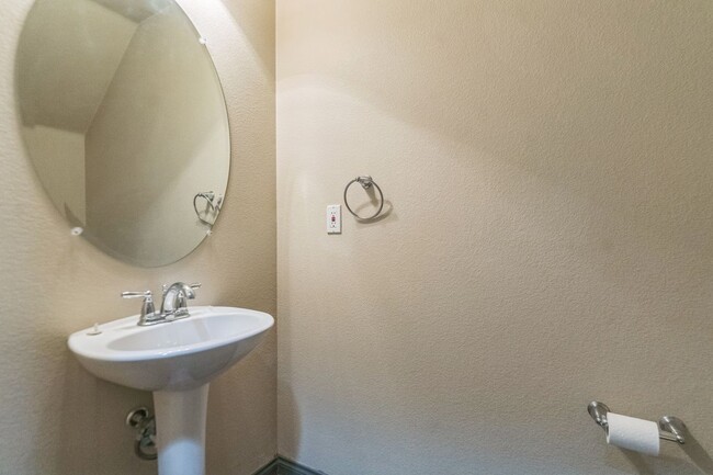 Building Photo - 6360 Stag Hollow Ct