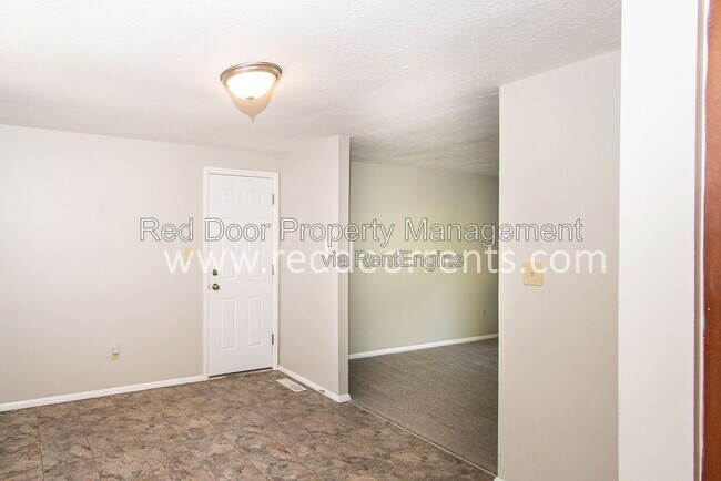 Building Photo - 5505 Straw Hat Dr