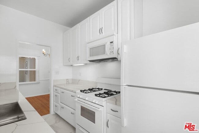 Building Photo - 9625 Charleville Blvd