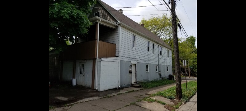 Building Photo - 2404 Perry St