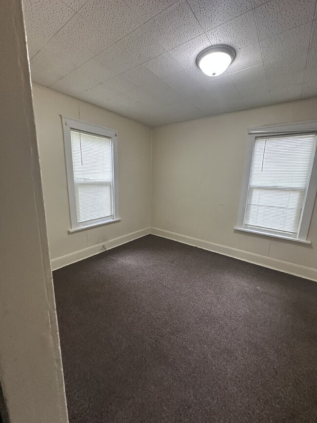 Building Photo - 1109 White Ave