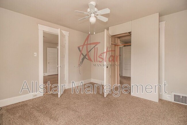 Building Photo - 1622 Ridgewood Ave