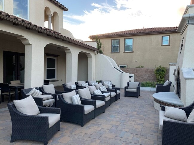 Building Photo - GORGEOUS HOME IN EASTVALE CORONA