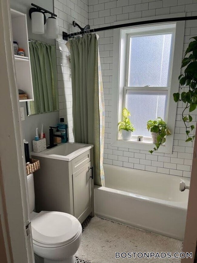 Building Photo - 233 Lafayette St