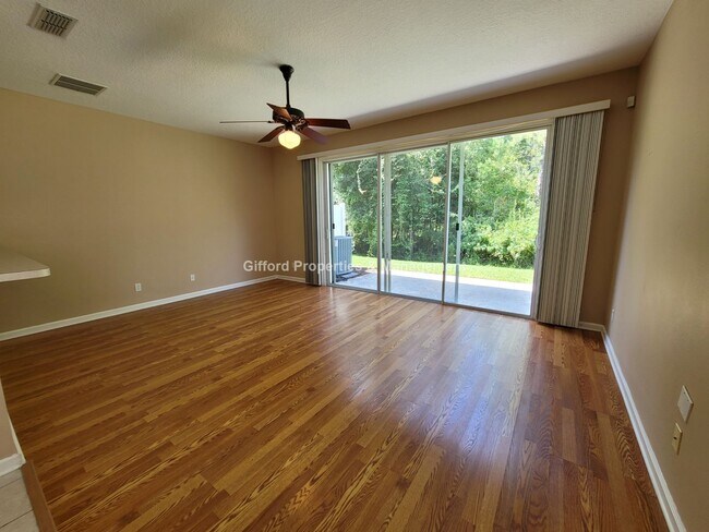 Building Photo - Beautiful Stonefield at Bartram Park Townhome